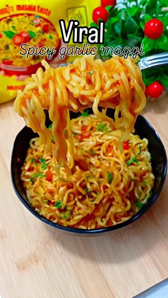 Viral Spicy Garlic Maggi Recipe